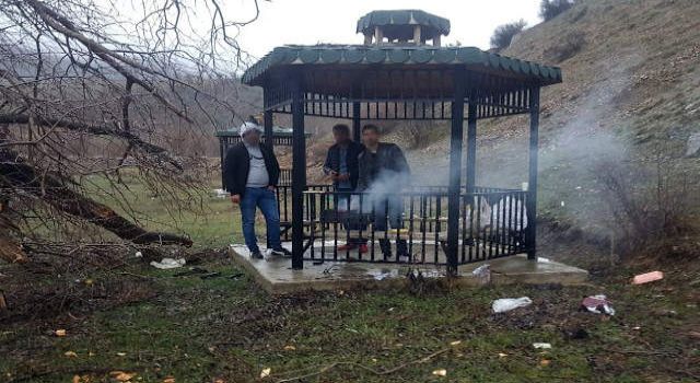 Gümüşhane’de piknik yasağına uymayan 7 kişiye 2 bin 700 lira para cezası