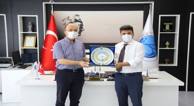 Gümüşhane Üniversitesi Rektörü Zeybek, Rektör Karacoşkun’u ziyaret etti