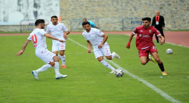 Gümüşhanespor, sahasında İnegölspor’u 1-0 mağlup etti.