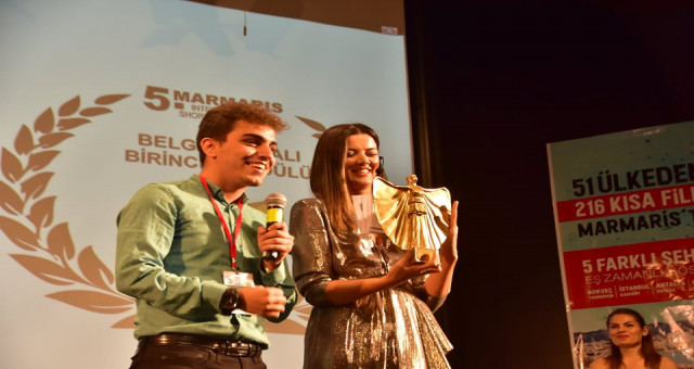 “Pembe Kimlik”e uluslararası film festivallerinden iki ödül birden