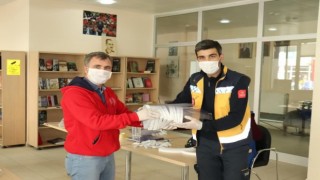 Gençlik Merkezinden İl Sağlık Müdürlüğüne 200 Adet Siper Maske