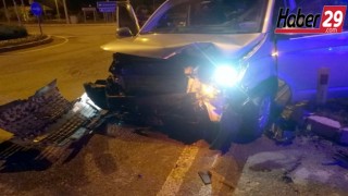 Gümüşhane’de minibüsle otomobil çarpıştı: 11 yaralı