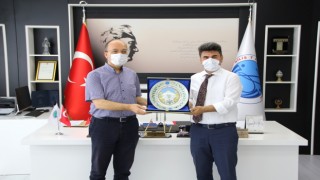 Gümüşhane Üniversitesi Rektörü Zeybek, Rektör Karacoşkun’u ziyaret etti