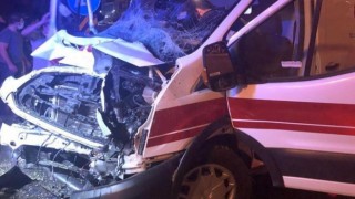 Kelkit’te ambulans kaza yaptı: 2 yaralı