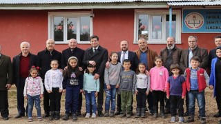 Şehit Kardeşi Erdoğan’dan köy okuluna giyim ve kırtasiye yardımı