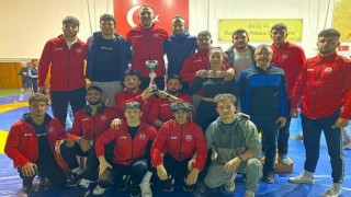 Gümüşhane Üniversitesi Güreş Takımı Türkiye şampiyonu oldu