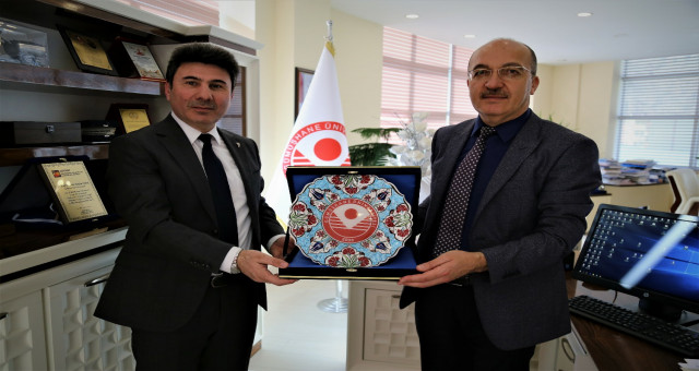 7 Aralık Üniversitesi Prof. Dr. Karacoşkun'dan Rektör Zeybek'e Ziyaret