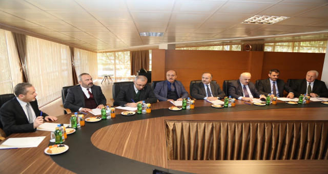 Rektör Halil İbrahim Zeybek Doğu ‘Karadeniz Bölümü Rektörler Toplantısı’na katıldı